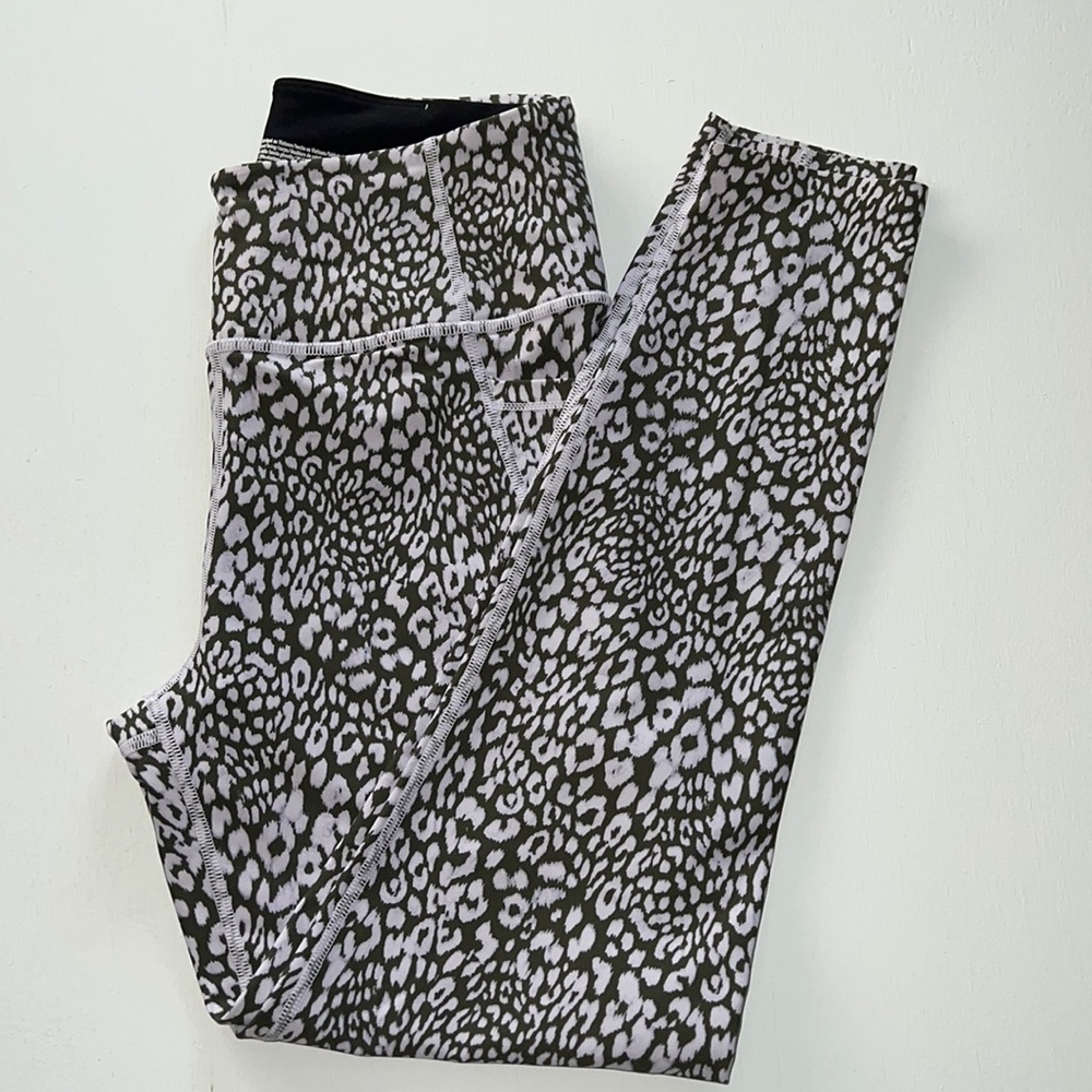 Victoria’s Secret Leggings Cheetah Print